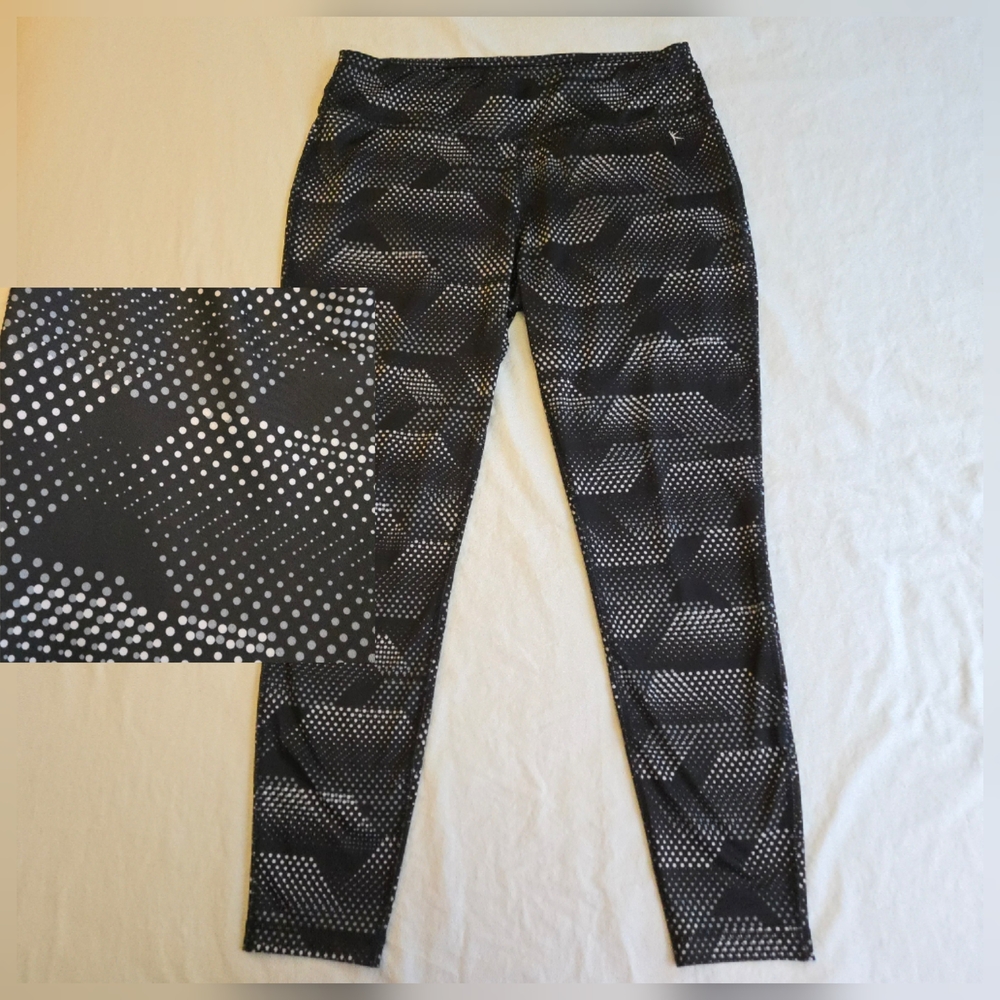 Danskin Now Dri More Black White Geometric Grid Dot Pattern Leggings EB2
